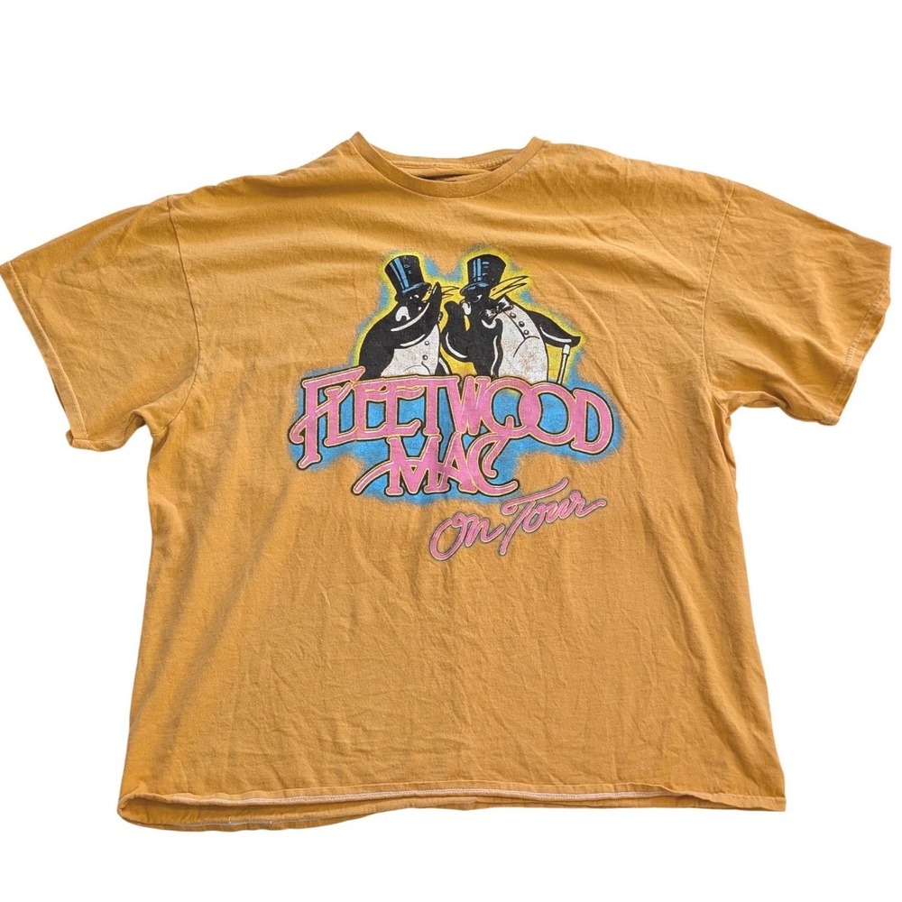FLEETWOOD Mac On Tour Graphic T-Shirt Mustard Yellow Mens XL Penguin Rock Band